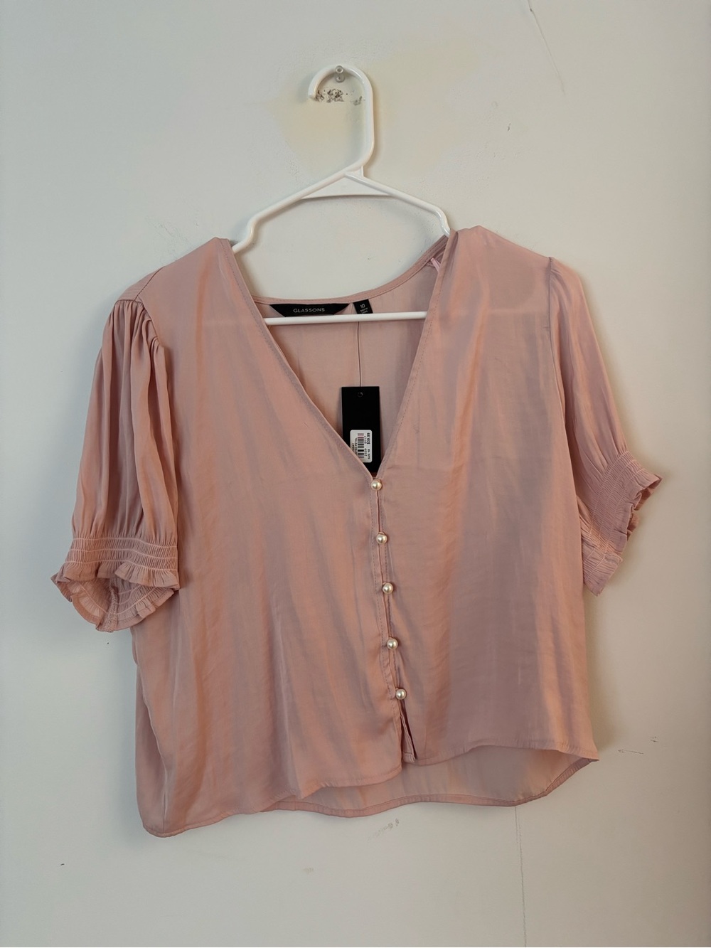brand new! glassons blush pink pearl button flowy short sleeve blouse top🤍